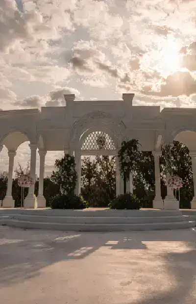 houston wedding venue la fontaine court outdoor ceremony